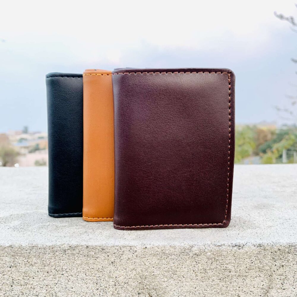 Genuine Cow Leather wallet with magnetic button